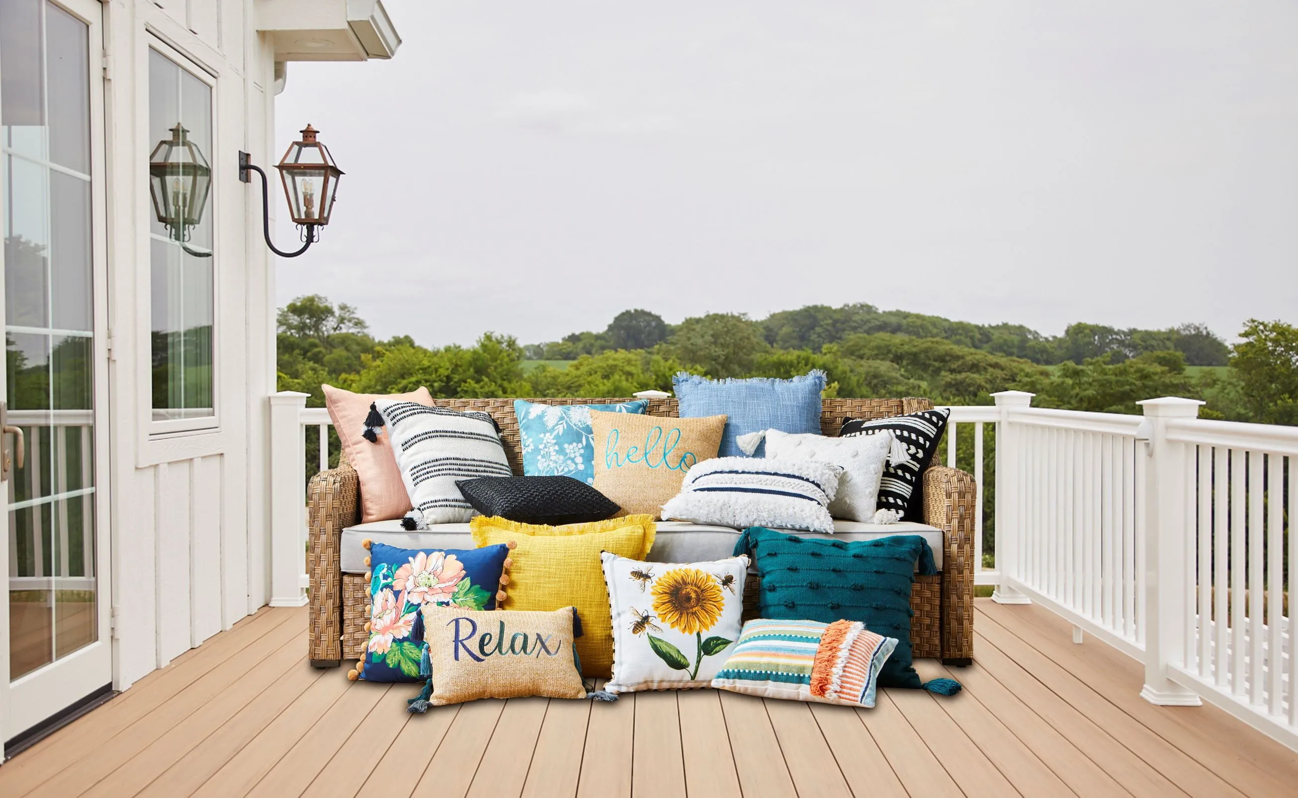 Better Homes & Gardens Outdoor Toss Pillow, Solid Woven with Fringe, 21" X 21"