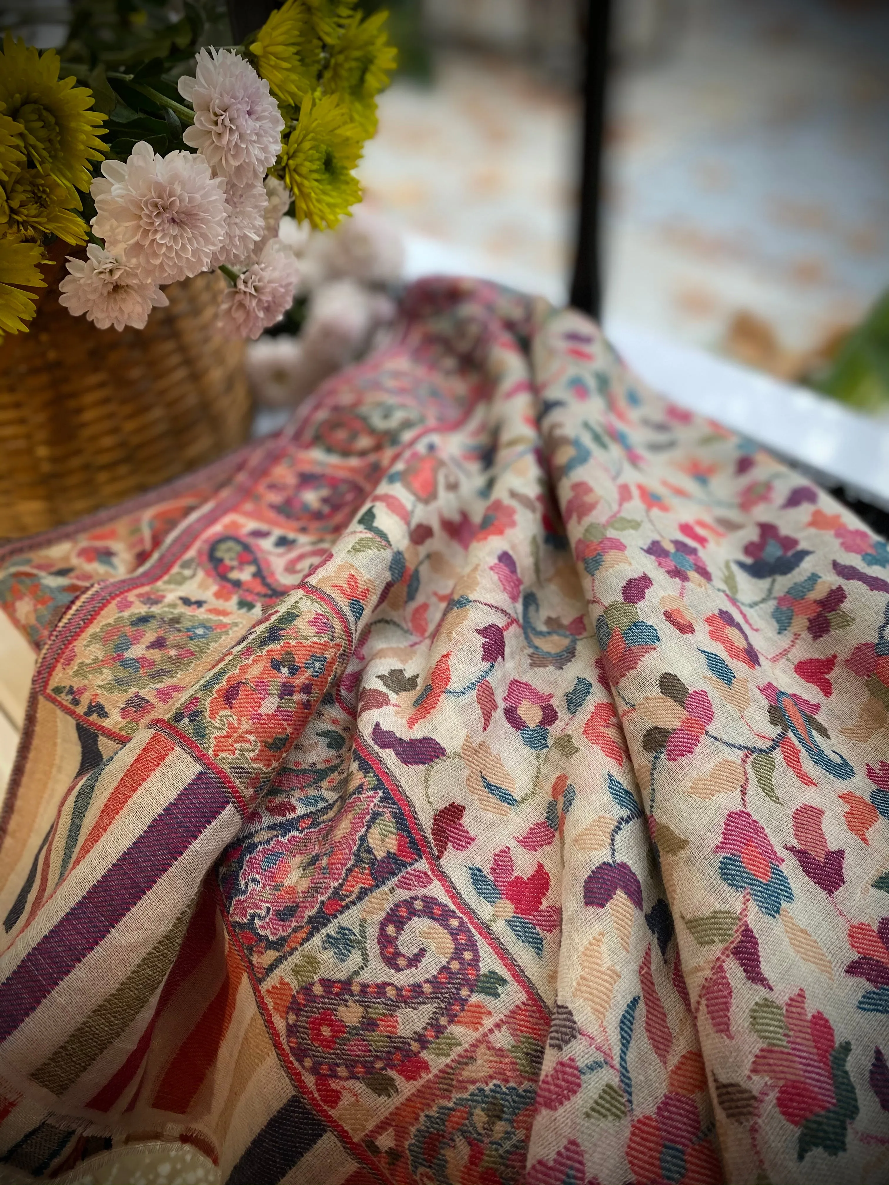 Cashmere Kani Scarf - White Vine