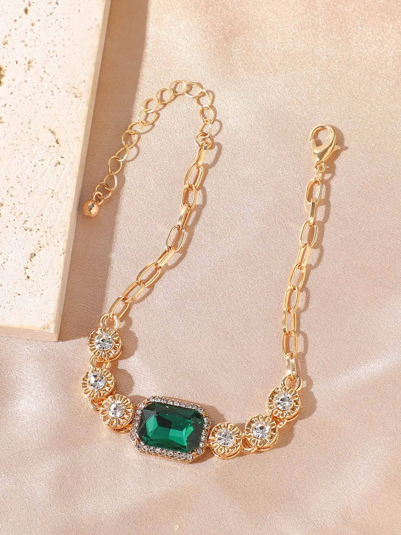 Chen Rhinestone Decor Bracelet - Green