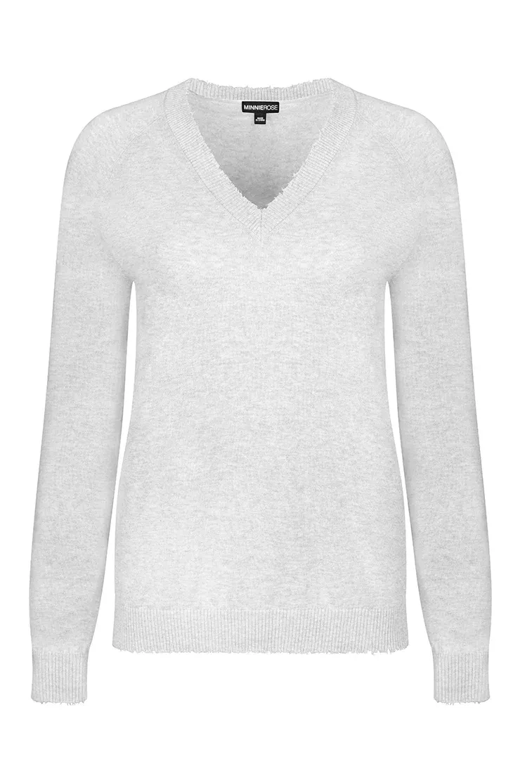 COTTON CASHMERE FRAYED EDGE V IN LIGHT HEATHER GREY