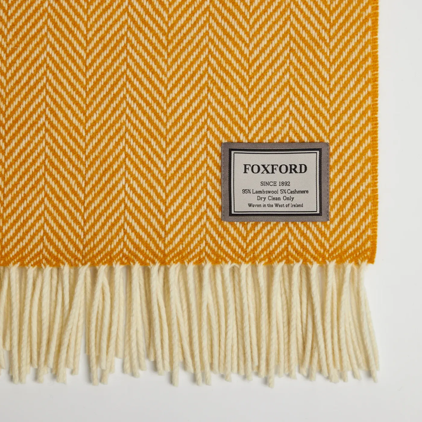 Foxford Innisfree Throw | White/Gold