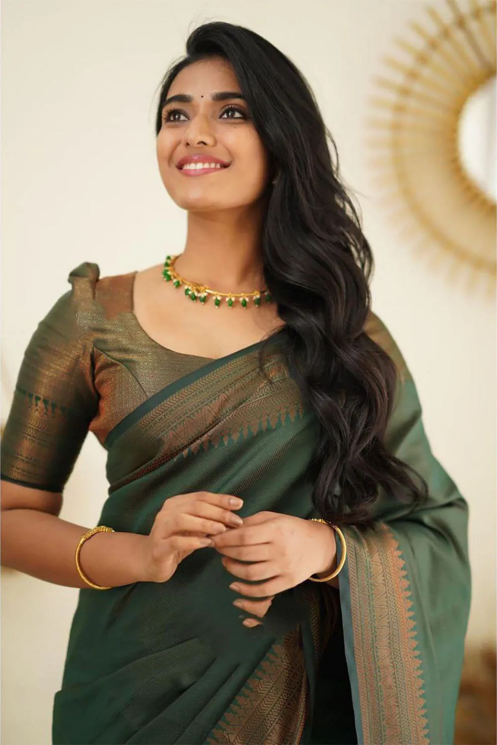 Green Soft Silk Saree With Zari Weaving Work