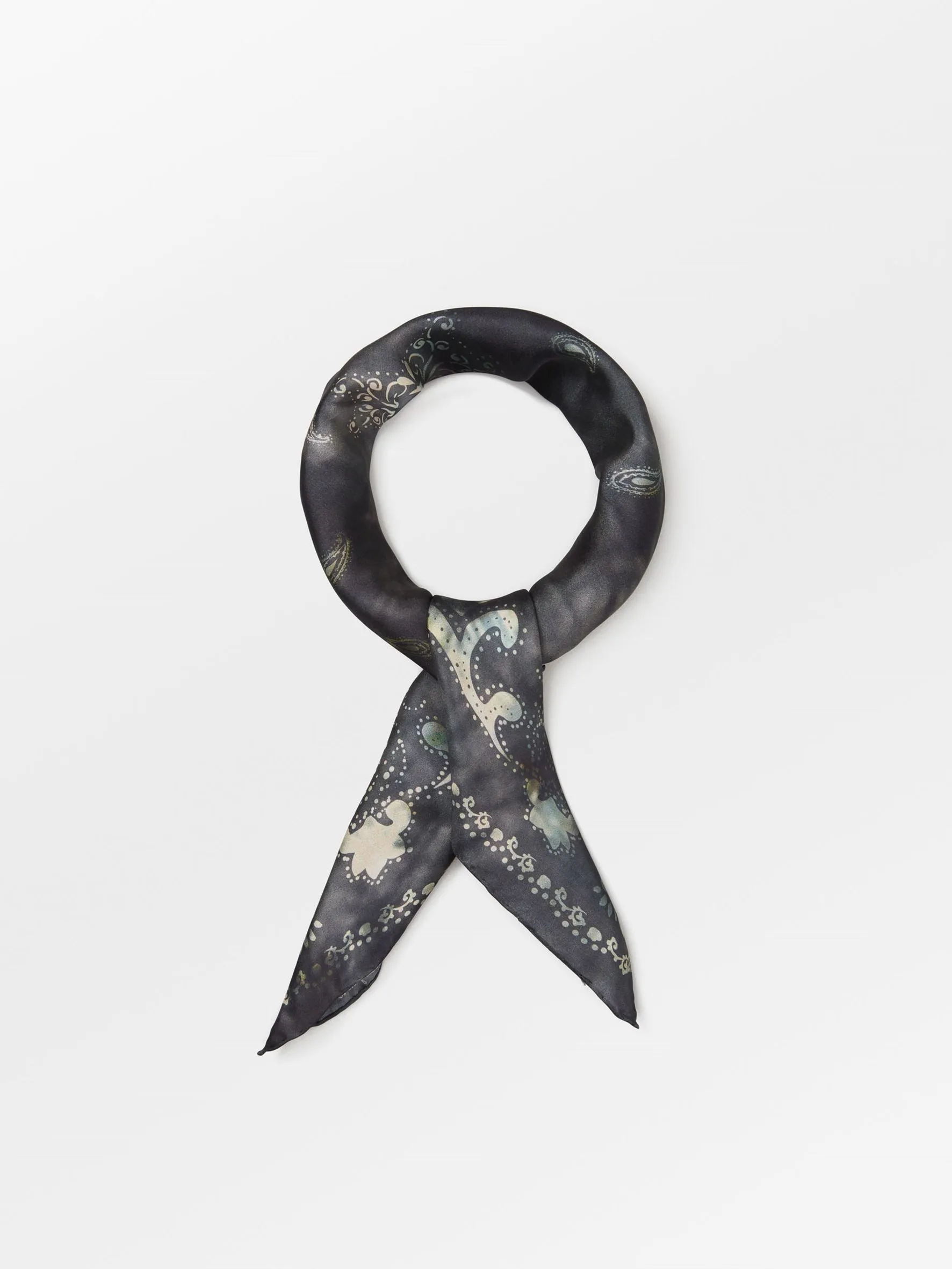 Hetty Sia Scarf