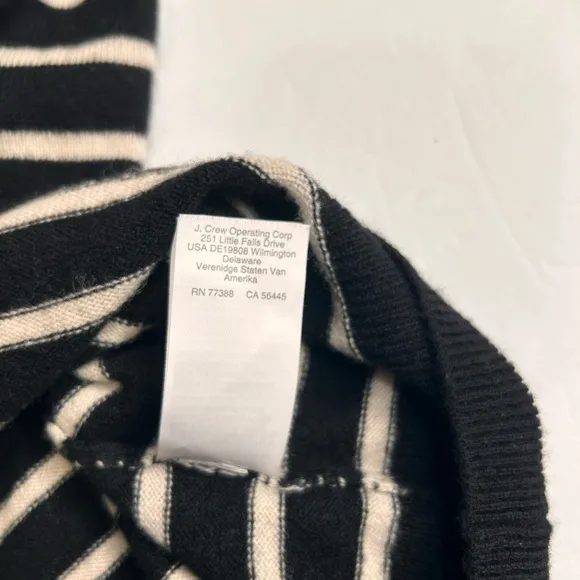 J.Crew 100shmere Collar Sweater Black White Stripes  Long Sleeve 3Buttons XXS