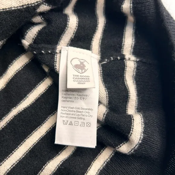 J.Crew 100shmere Collar Sweater Black White Stripes  Long Sleeve 3Buttons XXS