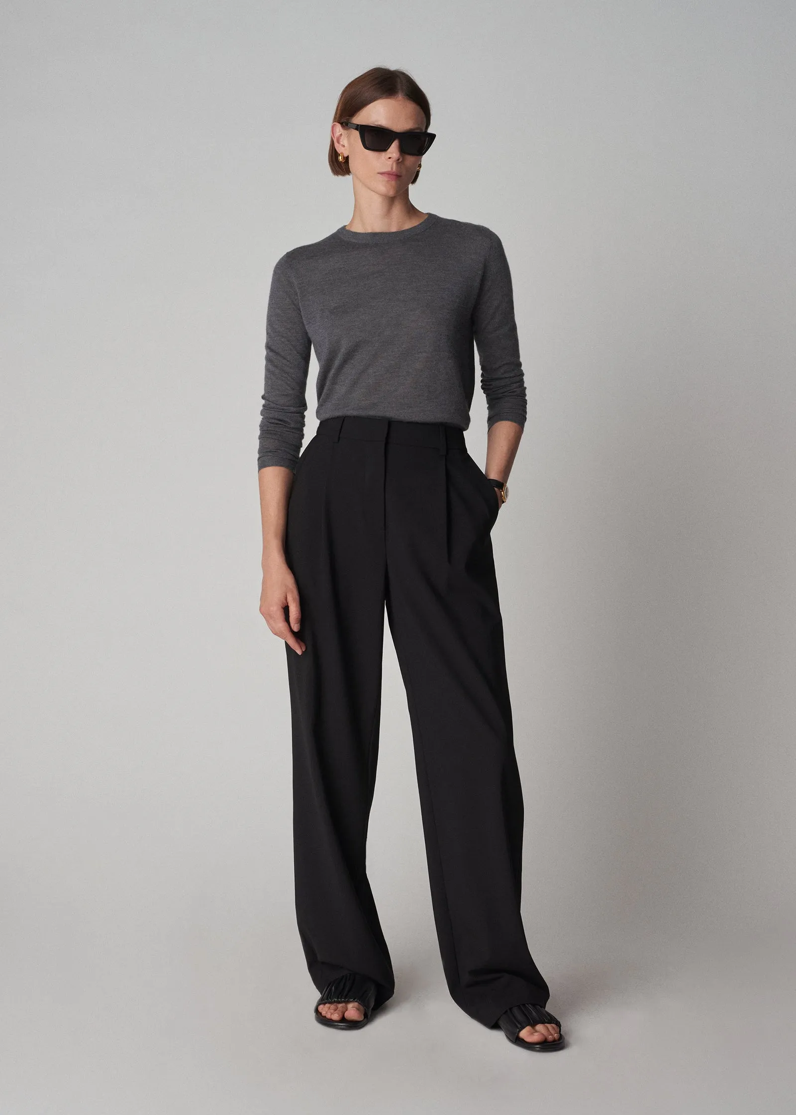 Long Sleeve Crew in Fine Cashmere - Grey