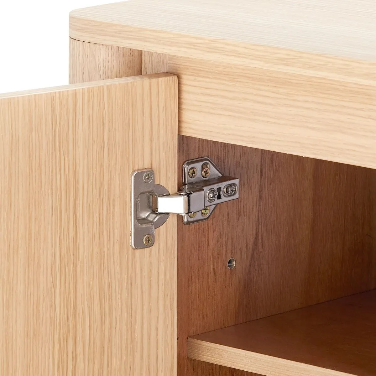 Nolan 4-Door Cabinet / Pristine Oak
