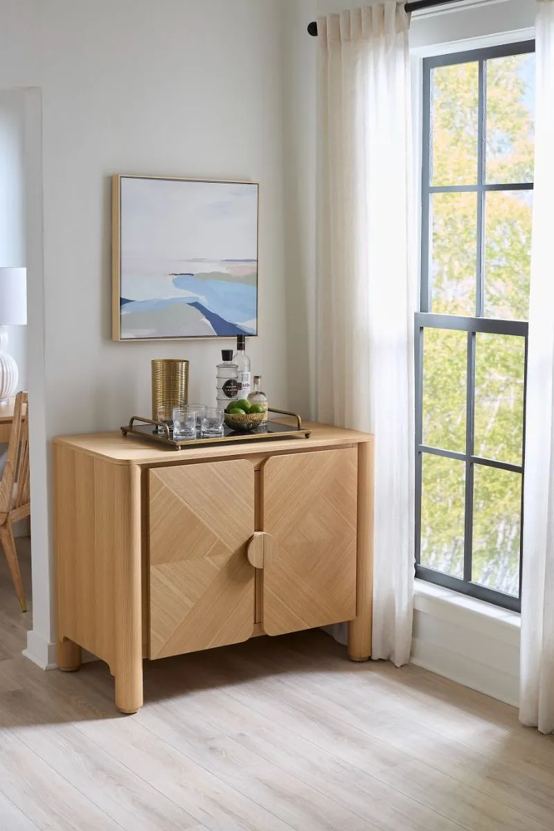 Nolan Cabinet / Pristine Oak
