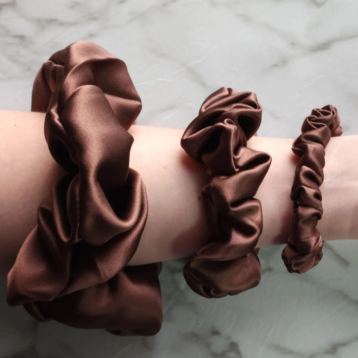 Roxie Collection Luxe 100% Mulberry Silk 30 Momme Scrunchie Chocolate Brown