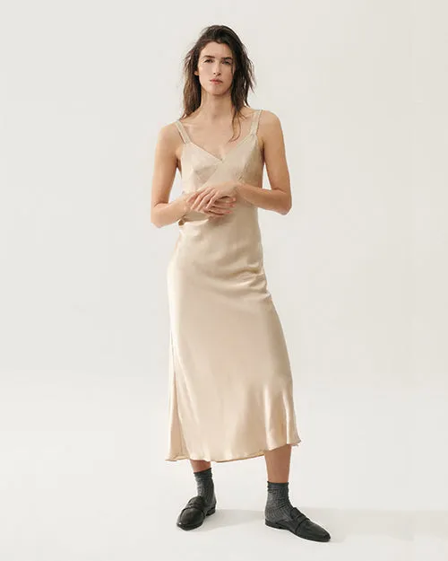 SILK LAUNDRY | Deco Ruched Dress | Hazelnut