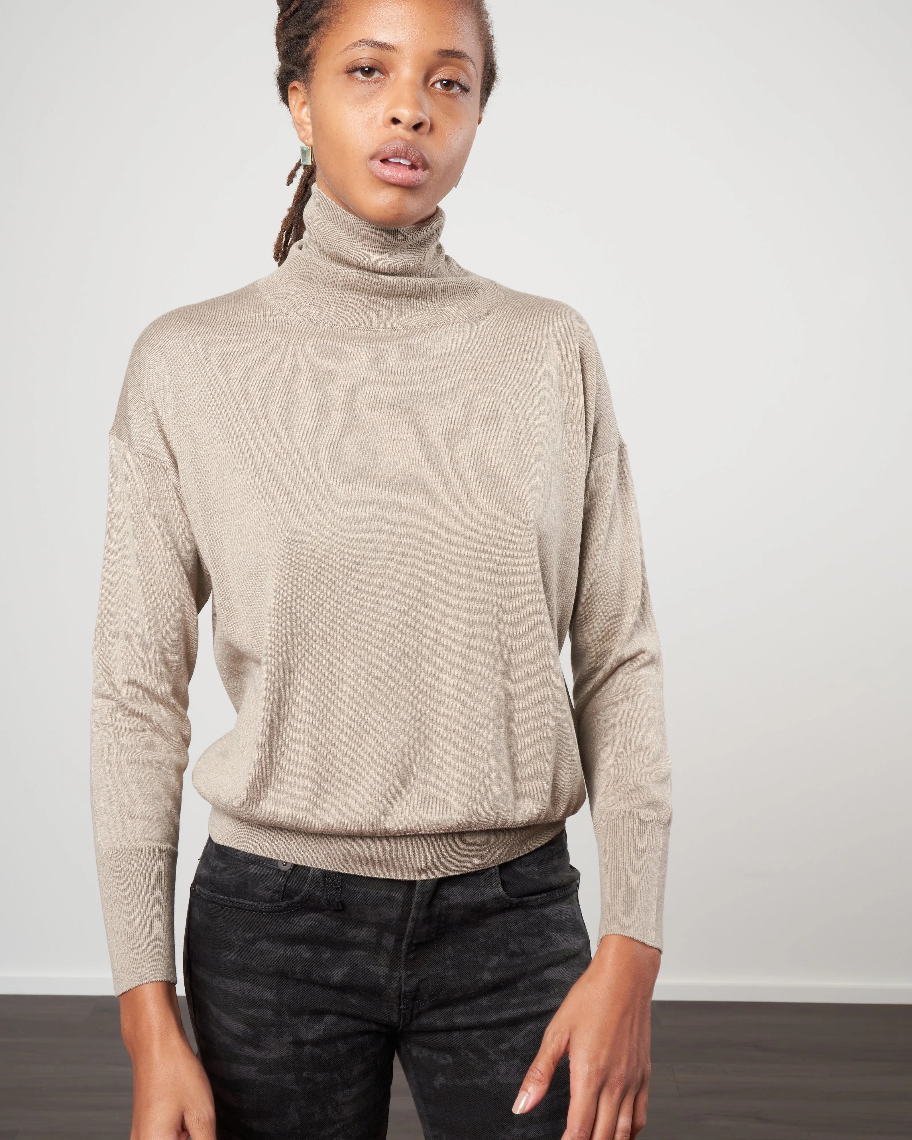 silk/cashmere turtleneck - mocha