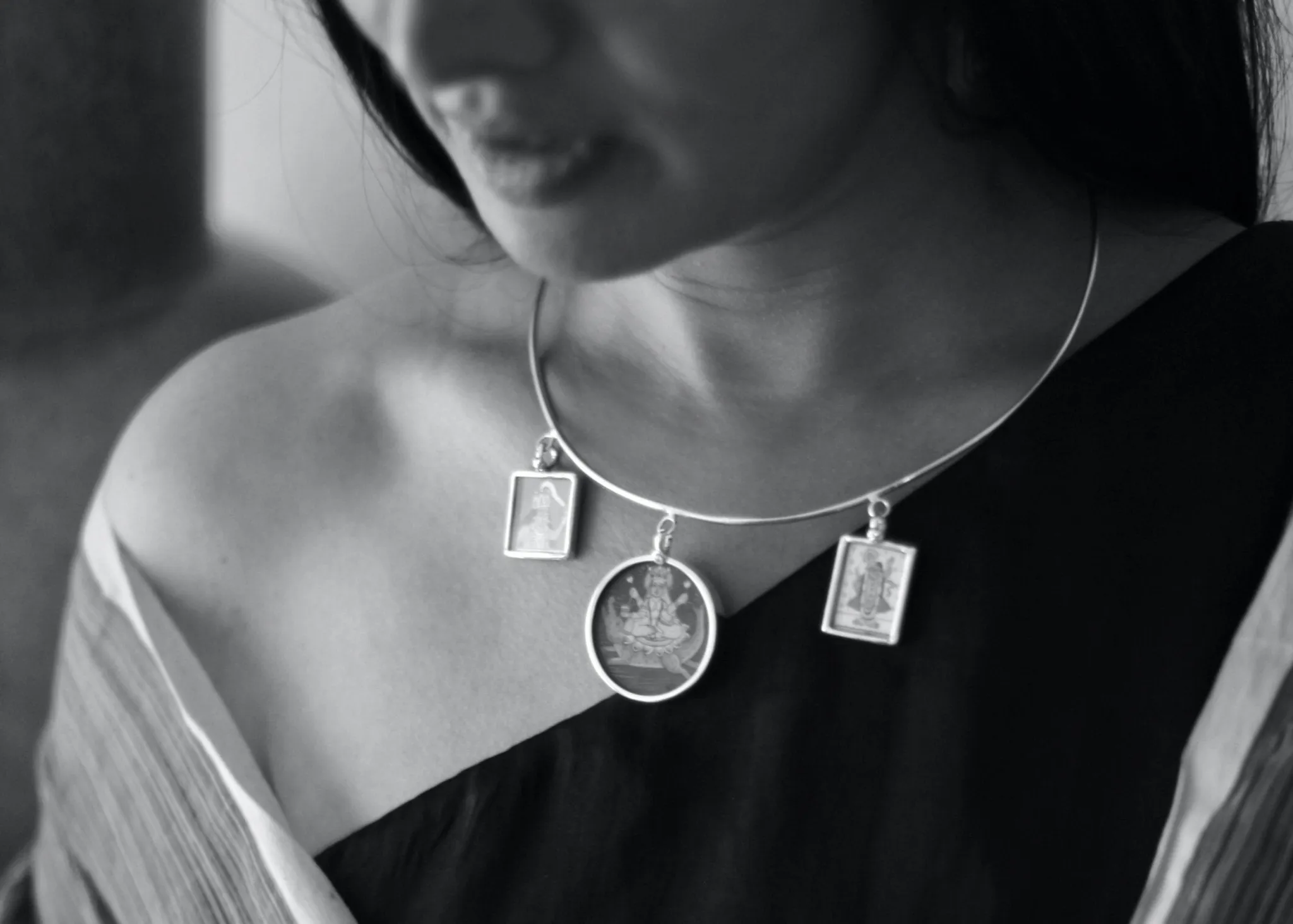 Story-rich, head-turning, hasli (neck ring) with miniature painting pendants
