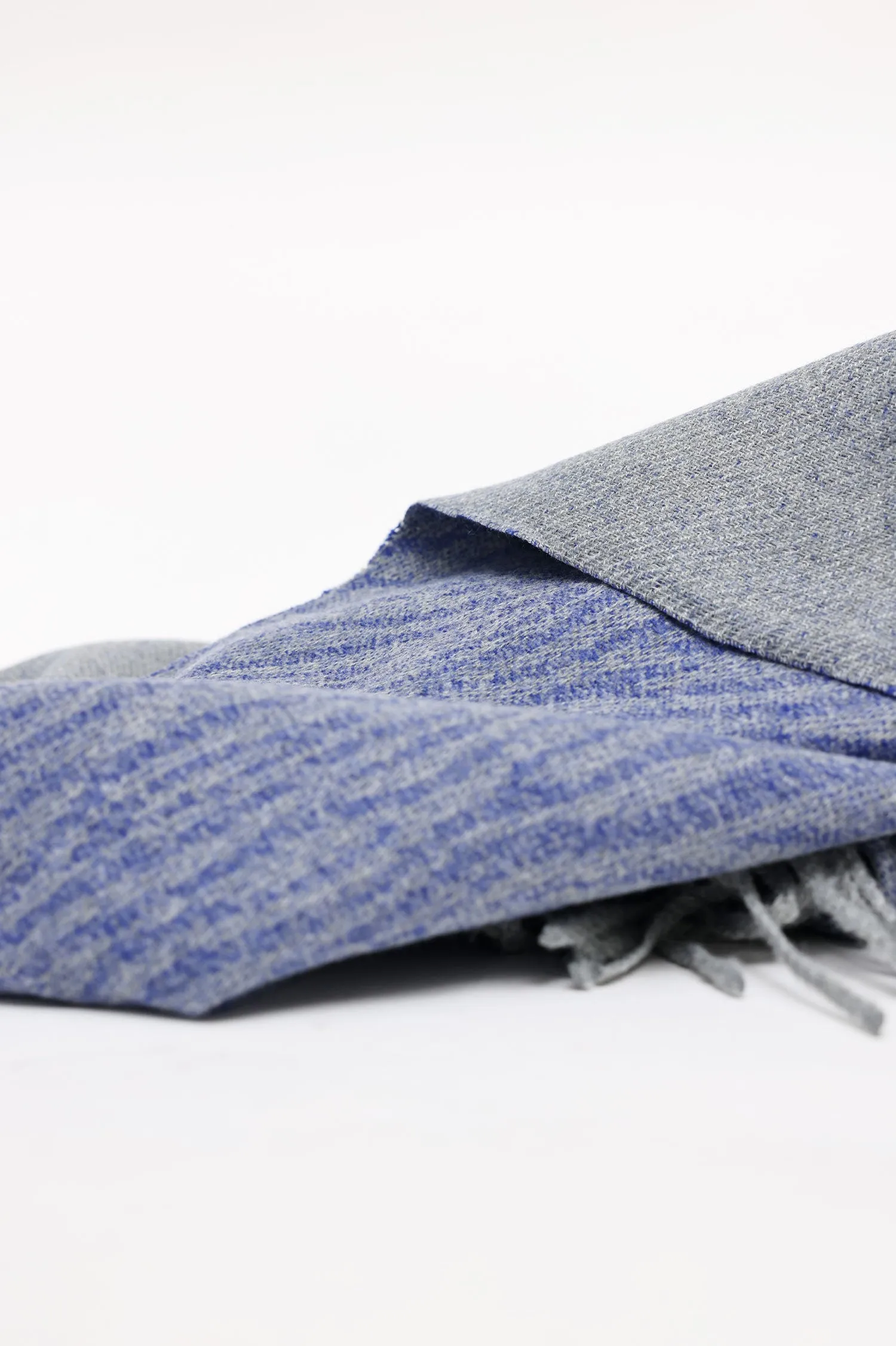 TEXTURED FRINGE SCARF