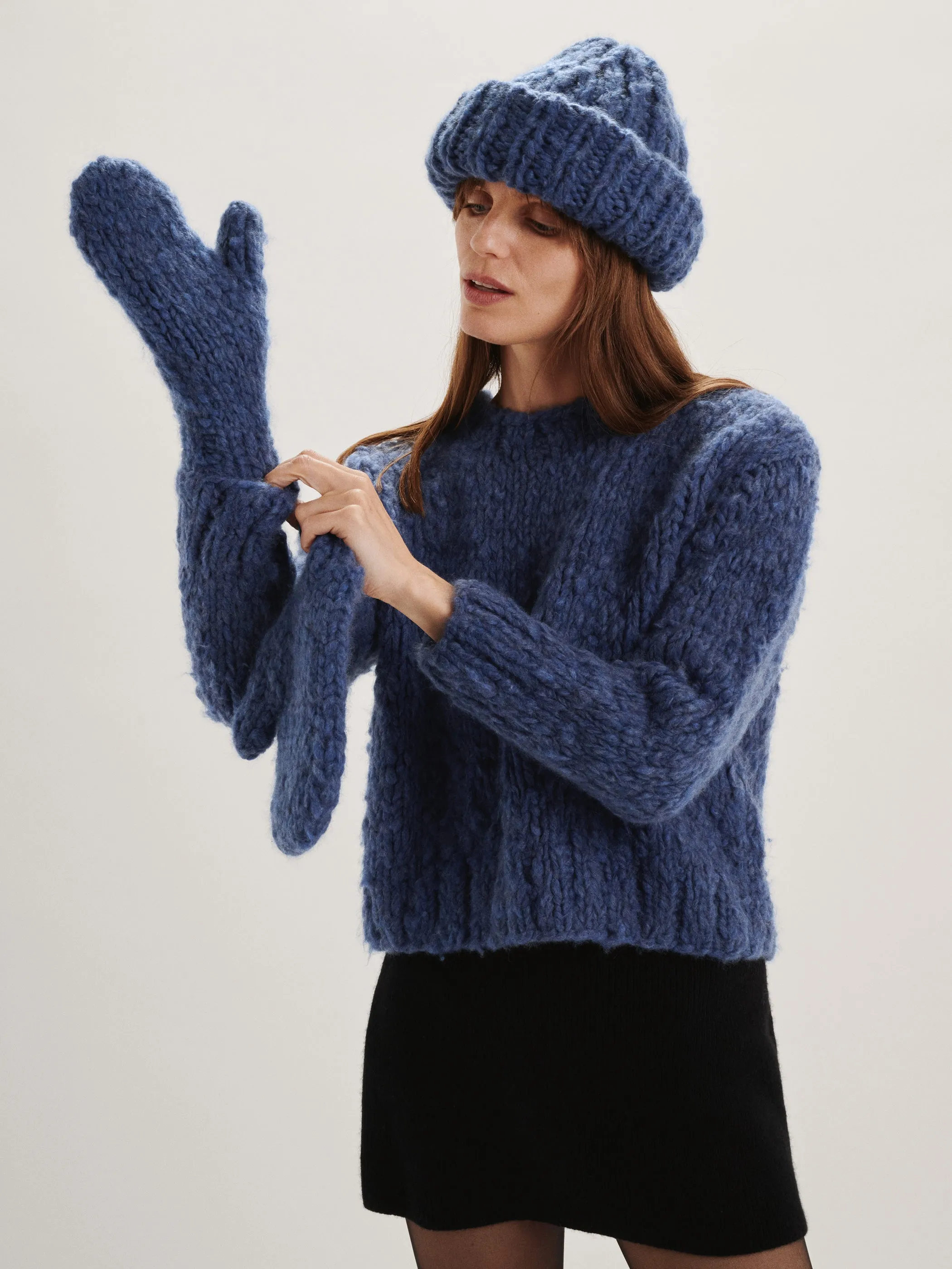 The Mire Mittens in Cashmere