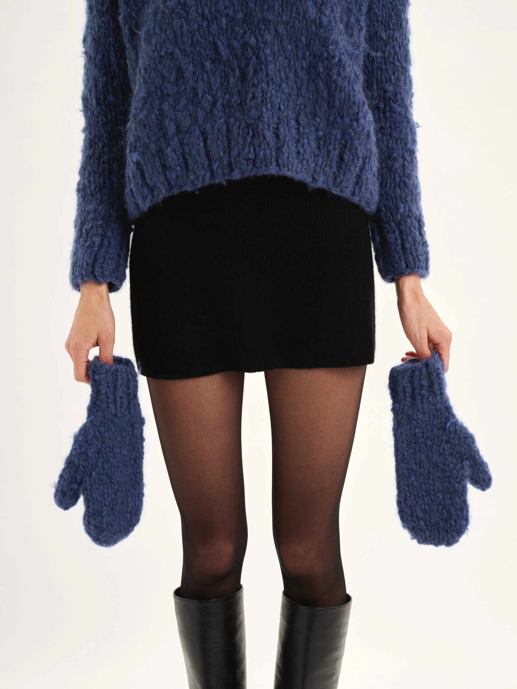 The Mire Mittens in Cashmere