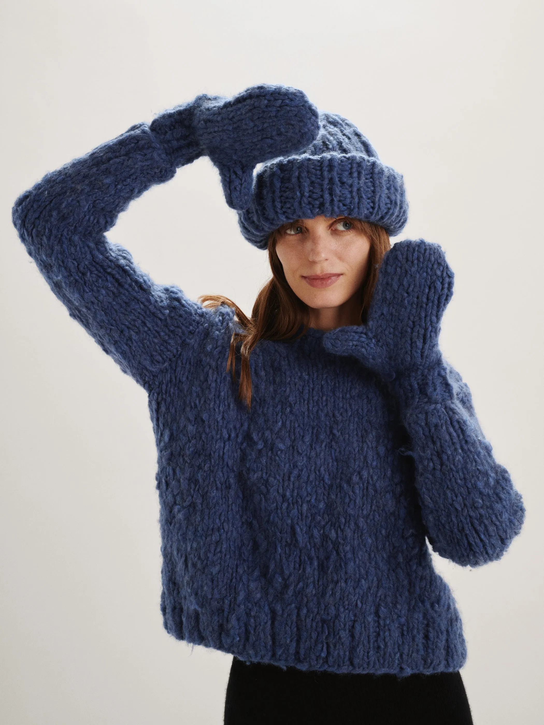 The Mire Mittens in Cashmere